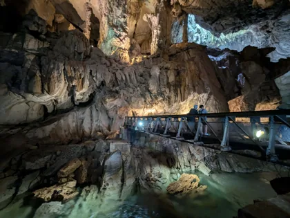 Brücke in der Racer-Höhle