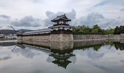 Turm der Burg Hiroshima